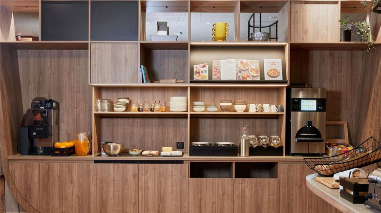 <b>Aparthotel Adagio Toulouse Cntr La Grave Restaurant</b>. Images powered by <a href="https://iceportal.shijigroup.com/" title="IcePortal" target="_blank">IcePortal</a>.