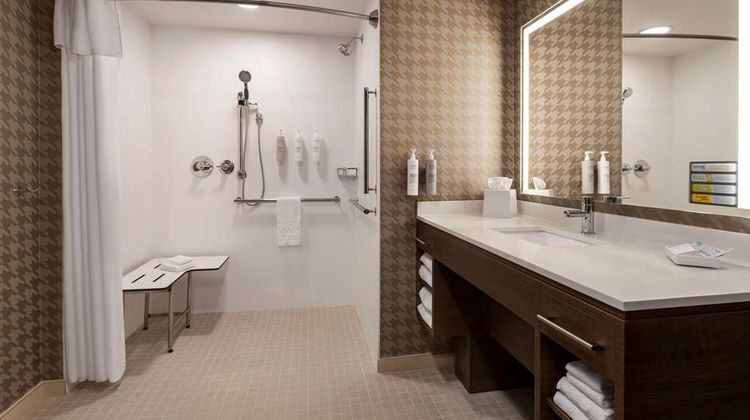 Home2 Suites by Hilton Cheyenne Room