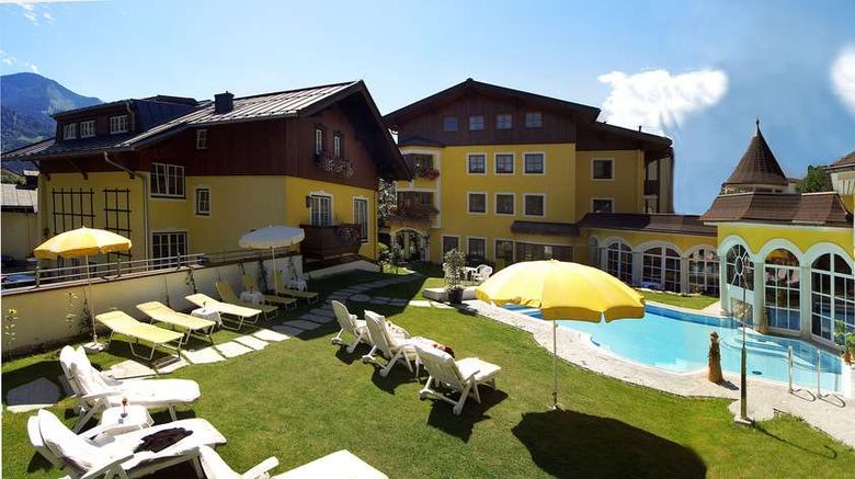 <b>Romantik Hotel Zell am See Pool</b>. Images powered by <a href="https://iceportal.shijigroup.com/" title="IcePortal" target="_blank">IcePortal</a>.