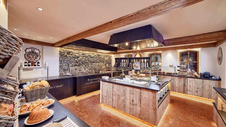 <b>Romantik Hotel Zell am See Restaurant</b>. Images powered by <a href="https://iceportal.shijigroup.com/" title="IcePortal" target="_blank">IcePortal</a>.