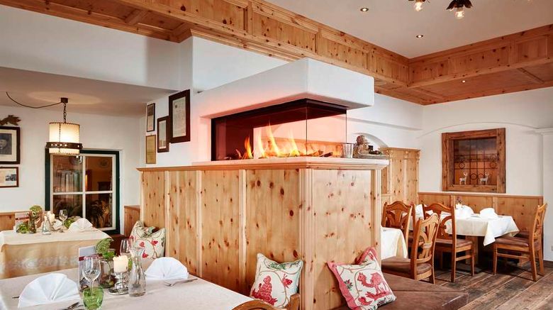 <b>Romantik Hotel Zell am See Restaurant</b>. Images powered by <a href="https://iceportal.shijigroup.com/" title="IcePortal" target="_blank">IcePortal</a>.
