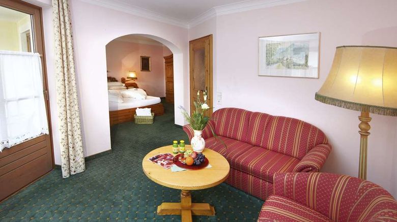 <b>Romantik Hotel Zell am See Suite</b>. Images powered by <a href="https://iceportal.shijigroup.com/" title="IcePortal" target="_blank">IcePortal</a>.