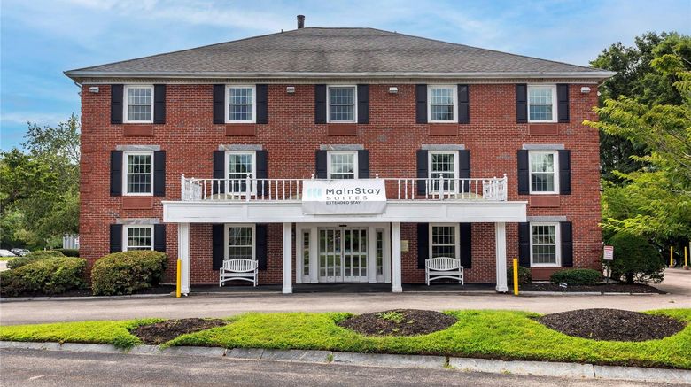<b>MainStay Suites Exterior</b>. Images powered by <a href="https://iceportal.shijigroup.com/" title="IcePortal" target="_blank">IcePortal</a>.