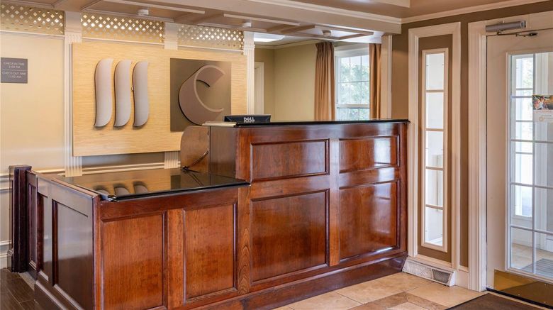 <b>MainStay Suites Lobby</b>. Images powered by <a href="https://iceportal.shijigroup.com/" title="IcePortal" target="_blank">IcePortal</a>.