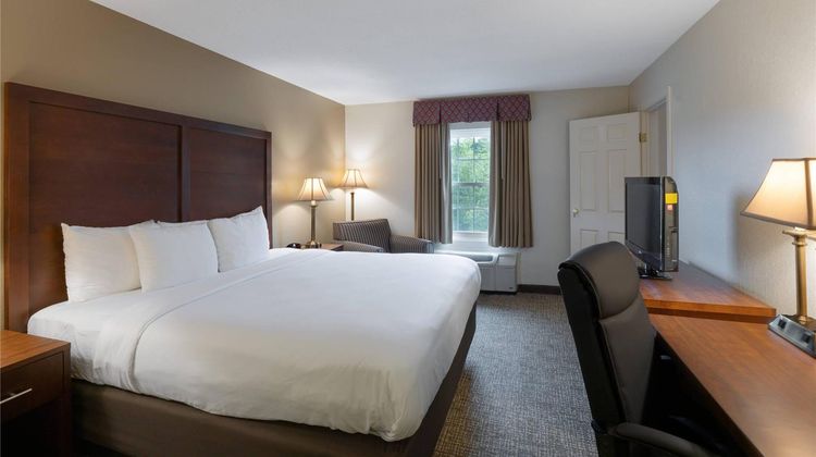 MainStay Suites Suite