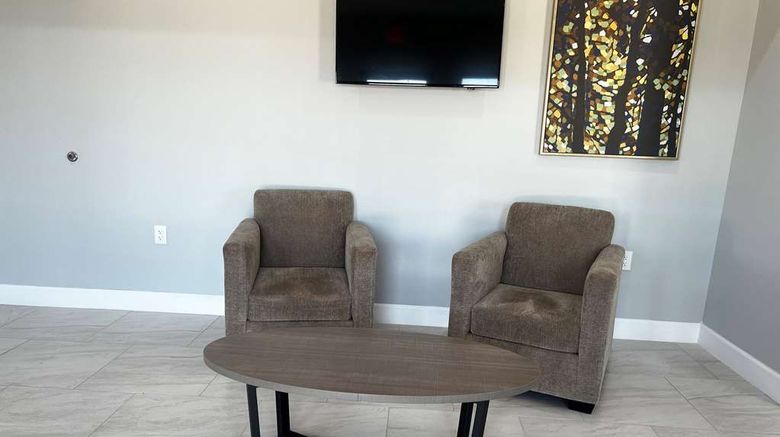 <b>Baymont by Wyndham Freeport Lobby</b>. Images powered by <a href="https://iceportal.shijigroup.com/" title="IcePortal" target="_blank">IcePortal</a>.