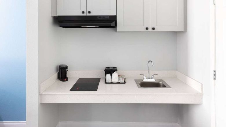 <b>Baymont by Wyndham Freeport Suite</b>. Images powered by <a href="https://iceportal.shijigroup.com/" title="IcePortal" target="_blank">IcePortal</a>.