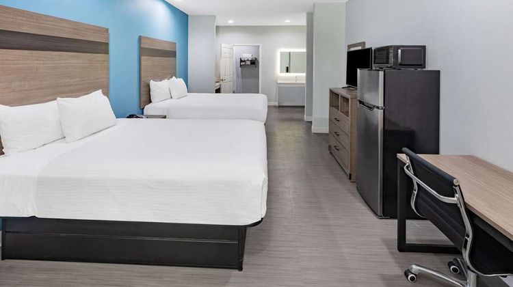 Baymont by Wyndham Freeport Suite