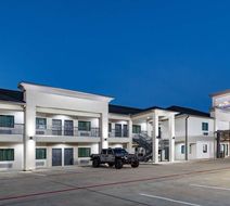 Baymont by Wyndham Freeport Exterior