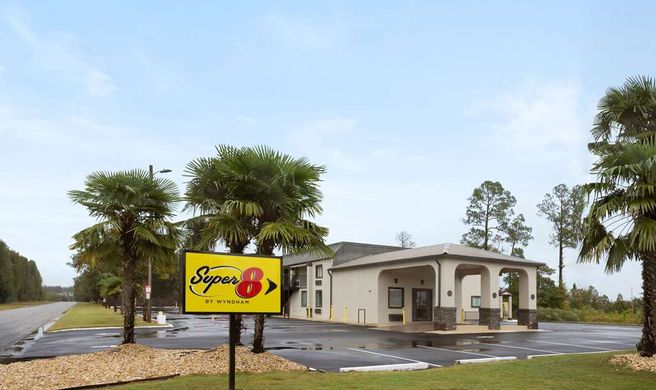 Super 8 by Wyndham Perry Exterior