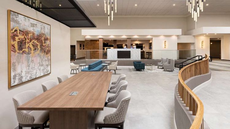 DoubleTree by Hilton Fort Worth South Lobby