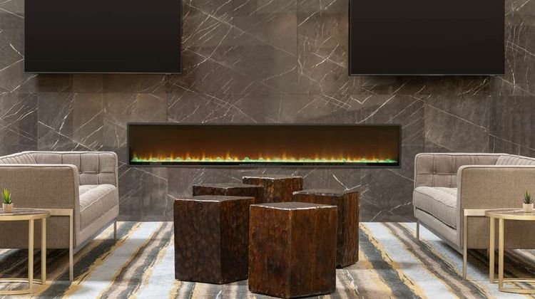 DoubleTree by Hilton Fort Worth South Lobby