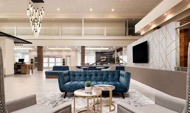 DoubleTree by Hilton Fort Worth South Lobby