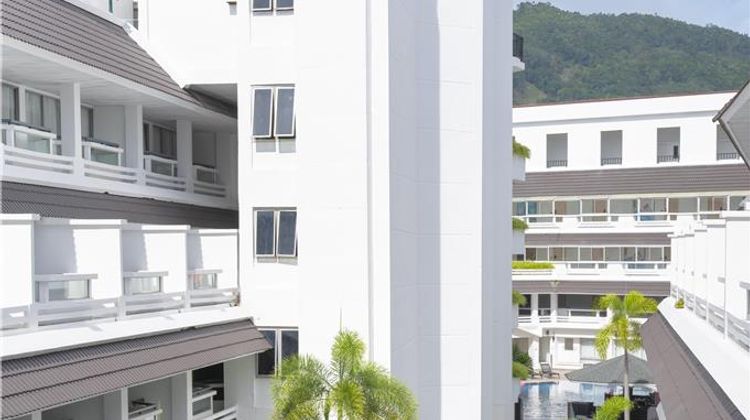 Radisson RED Phuket Patong Beach Room