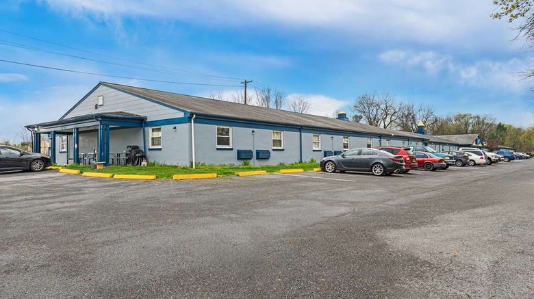 <b>Americas Best Value Inn Carlisle Exterior</b>. Images powered by <a href="https://iceportal.shijigroup.com/" title="IcePortal" target="_blank">IcePortal</a>.
