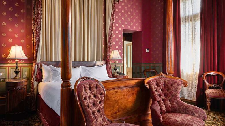 <b>Craig's Royal Hotel Room</b>. Images powered by <a href="https://iceportal.shijigroup.com/" title="IcePortal" target="_blank">IcePortal</a>.