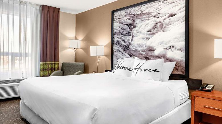 <b>Home Inn & Suites Lloydminster Room</b>. Images powered by <a href="https://iceportal.shijigroup.com/" title="IcePortal" target="_blank">IcePortal</a>.