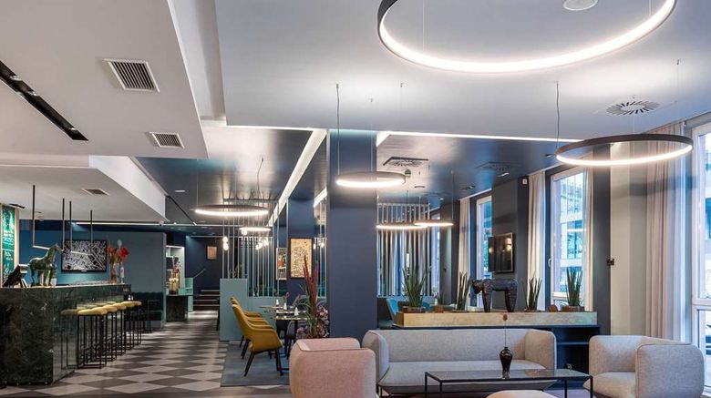 <b>AZIMUT Hotel Vienna Lobby</b>. Images powered by <a href="https://iceportal.shijigroup.com/" title="IcePortal" target="_blank">IcePortal</a>.