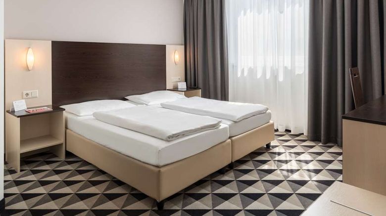 <b>AZIMUT Hotel Vienna Room</b>. Images powered by <a href="https://iceportal.shijigroup.com/" title="IcePortal" target="_blank">IcePortal</a>.