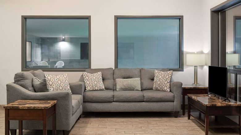<b>Baymont by Wyndham Moses Lake Lobby</b>. Images powered by <a href="https://iceportal.shijigroup.com/" title="IcePortal" target="_blank">IcePortal</a>.
