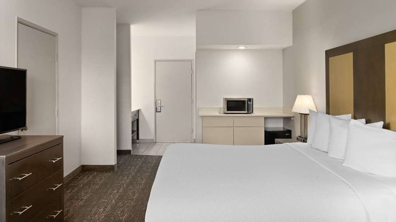 <b>Baymont by Wyndham Moses Lake Suite</b>. Images powered by <a href="https://iceportal.shijigroup.com/" title="IcePortal" target="_blank">IcePortal</a>.