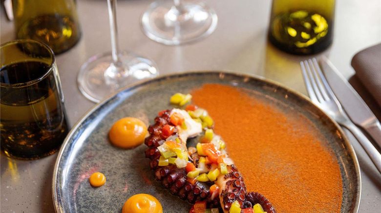 <b>Pullman Lyon Restaurant</b>. Images powered by <a href="https://iceportal.shijigroup.com/" title="IcePortal" target="_blank">IcePortal</a>.