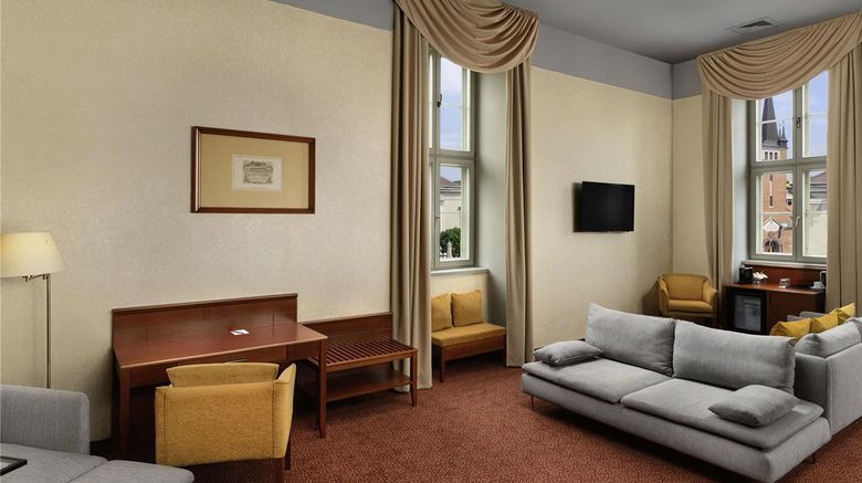 <b>Mercure Magyar Kiraly Hotel Suite</b>. Images powered by <a href="https://iceportal.shijigroup.com/" title="IcePortal" target="_blank">IcePortal</a>.