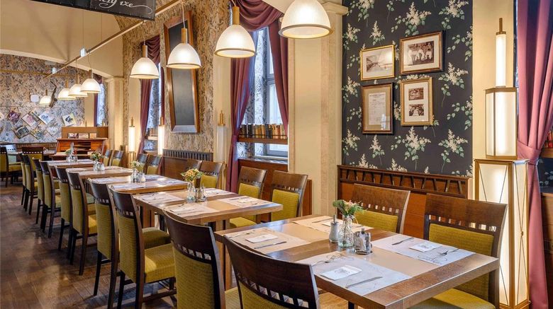 <b>Mercure Magyar Kiraly Hotel Restaurant</b>. Images powered by <a href="https://iceportal.shijigroup.com/" title="IcePortal" target="_blank">IcePortal</a>.