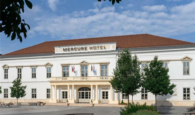 Mercure Magyar Kiraly Hotel Exterior