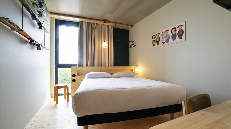 <b>Greet hotel Cernay Mulhouse Room</b>. Images powered by <a href="https://iceportal.shijigroup.com/" title="IcePortal" target="_blank">IcePortal</a>.