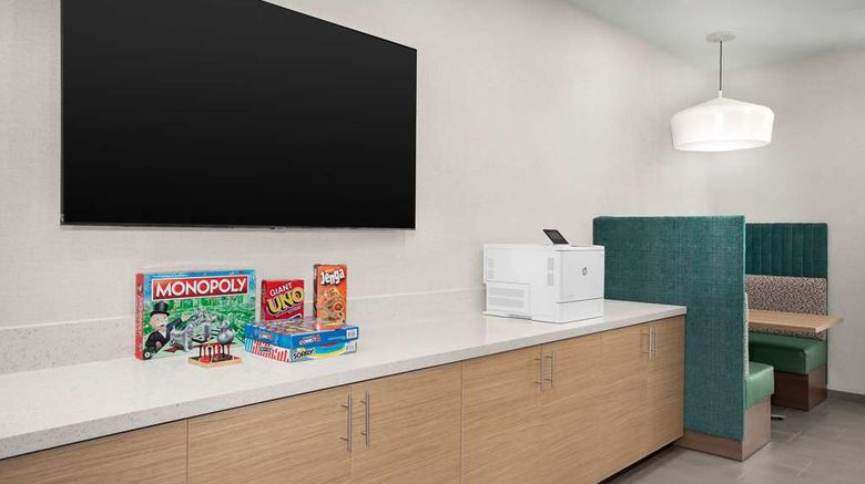 <b>Home2 Suites Lubbock University Lobby</b>. Images powered by <a href="https://iceportal.shijigroup.com/" title="IcePortal" target="_blank">IcePortal</a>.