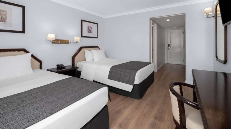 Wyndham Garden Santiago Kennedy Hotel Room
