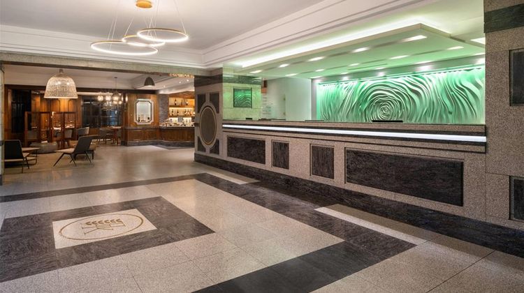 Wyndham Garden Santiago Kennedy Hotel Lobby