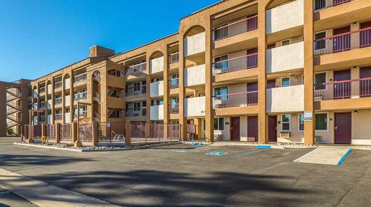 Days Inn by Wyndham Chula Vista Exterior