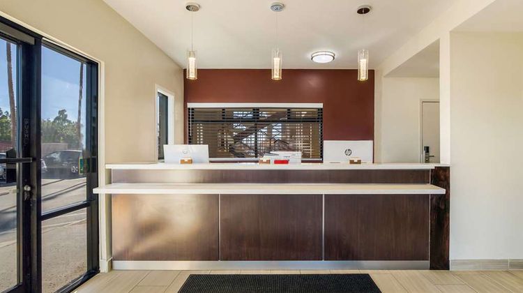 Days Inn by Wyndham Chula Vista Lobby