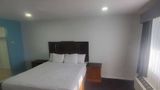 Travelodge by Wyndham Livonia-Detroit Room