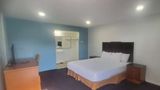 Travelodge by Wyndham Livonia-Detroit Room
