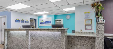 Travelodge by Wyndham Livonia-Detroit Lobby