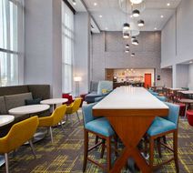 Hampton Inn & Suites by Hilton Lobby
