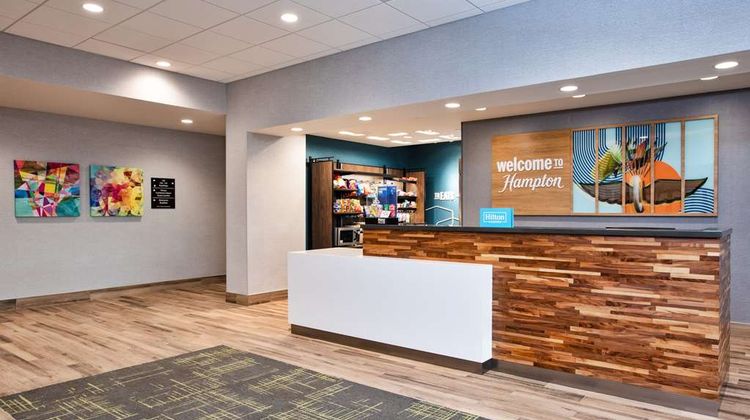 Hampton Inn & Suites by Hilton Lobby