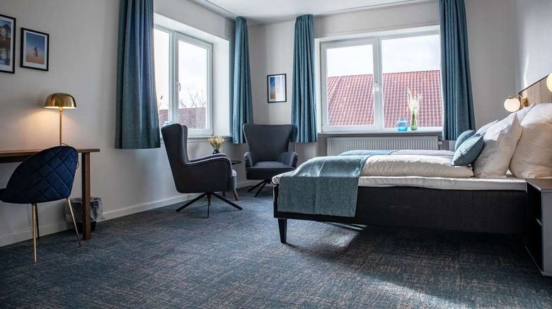 <b>Phonix Hotel Room</b>. Images powered by <a href="https://iceportal.shijigroup.com/" title="IcePortal" target="_blank">IcePortal</a>.