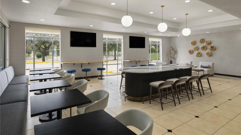 <b>Best Western Premier Houston Downtown Restaurant</b>. Images powered by <a href="https://iceportal.shijigroup.com/" title="IcePortal" target="_blank">IcePortal</a>.