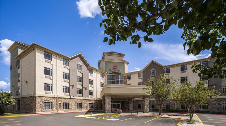 <b>Best Western Premier Houston Downtown Exterior</b>. Images powered by <a href="https://iceportal.shijigroup.com/" title="IcePortal" target="_blank">IcePortal</a>.