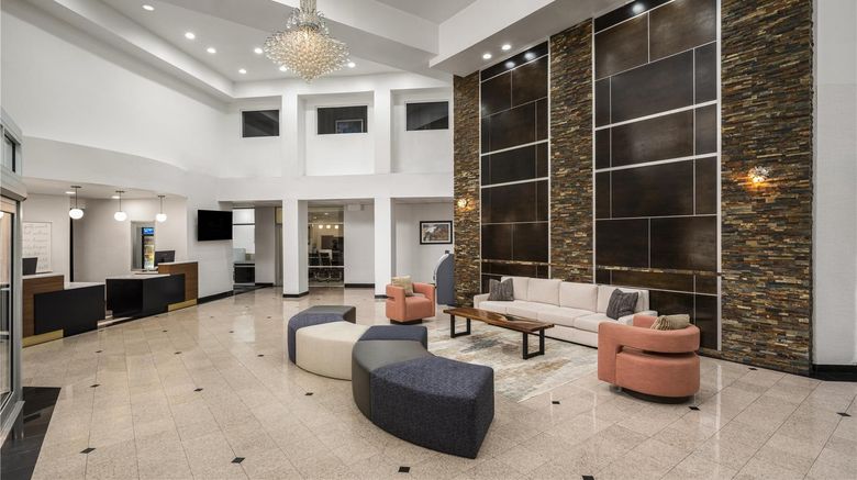 <b>Best Western Premier Houston Downtown Lobby</b>. Images powered by <a href="https://iceportal.shijigroup.com/" title="IcePortal" target="_blank">IcePortal</a>.