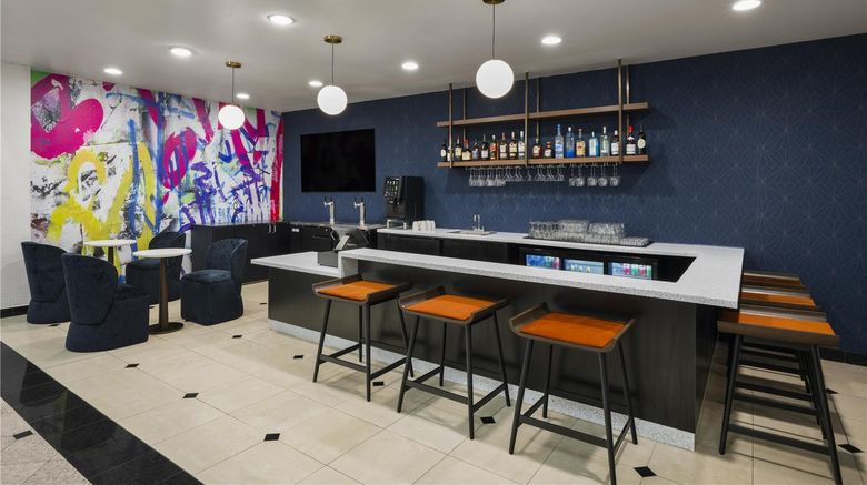 <b>Best Western Premier Houston Downtown Restaurant</b>. Images powered by <a href="https://iceportal.shijigroup.com/" title="IcePortal" target="_blank">IcePortal</a>.