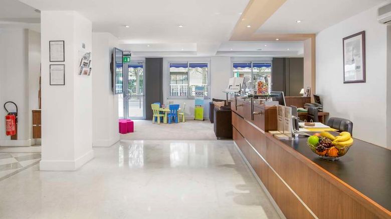 <b>Le Chateau de Vincennes Royal Regency Lobby</b>. Images powered by <a href="https://iceportal.shijigroup.com/" title="IcePortal" target="_blank">IcePortal</a>.