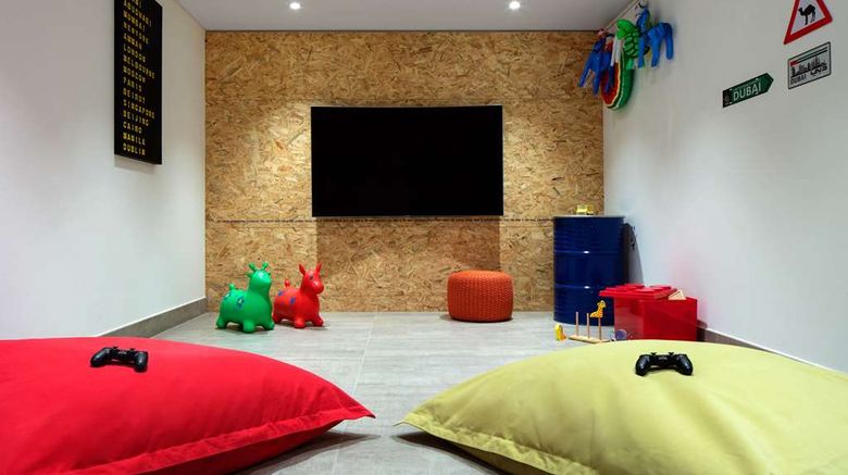 <b>Rove Downtown Dubai Recreation</b>. Images powered by <a href="https://iceportal.shijigroup.com/" title="IcePortal" target="_blank">IcePortal</a>.