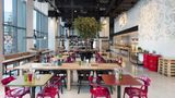 Moevenpick Hotel & Apartments Bur Dubai Restaurant