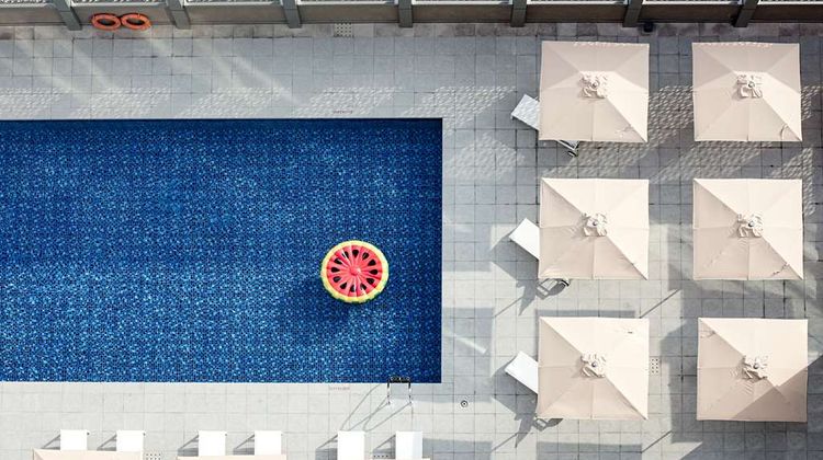Moevenpick Hotel & Apartments Bur Dubai Pool