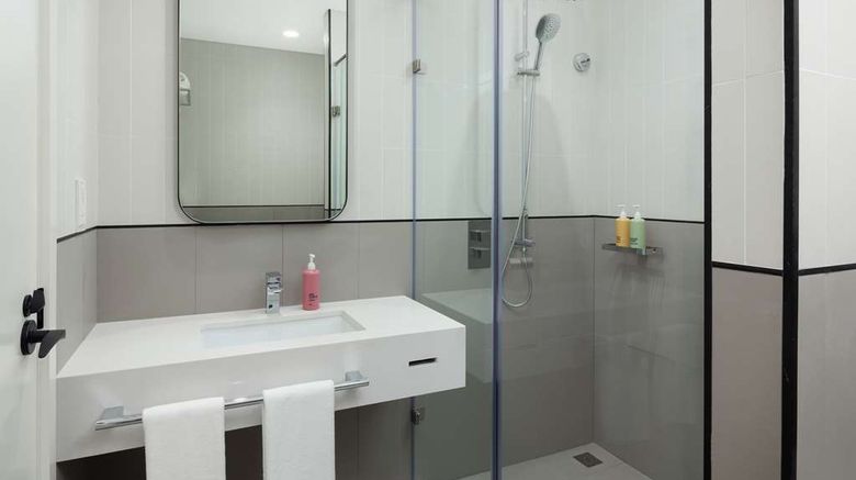 <b>Rove Expo 2020 Suite</b>. Images powered by <a href="https://iceportal.shijigroup.com/" title="IcePortal" target="_blank">IcePortal</a>.